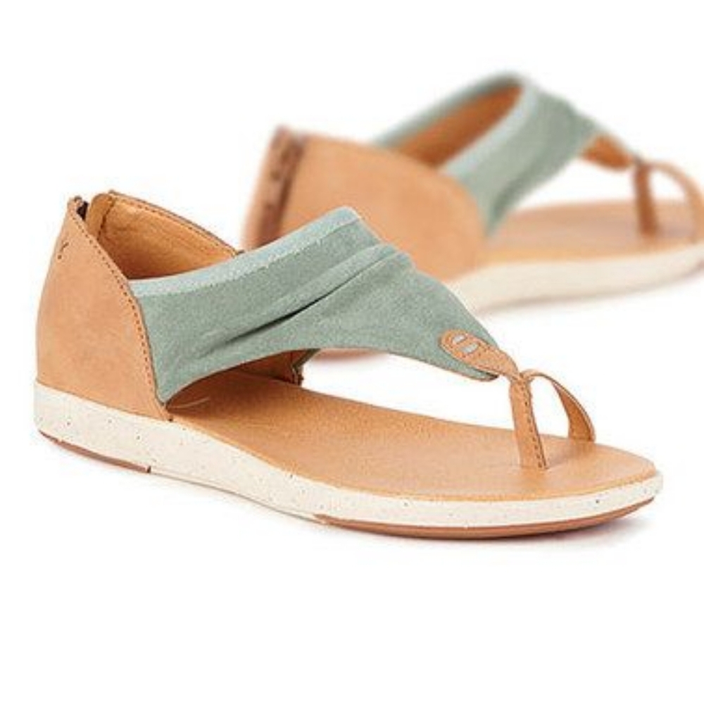 Stylish Tan and Green Emu Yarra sandals